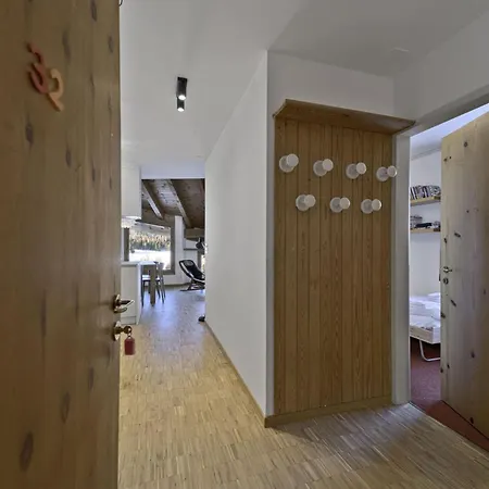 Chesa Pitz Alv - アパート ポントレジナ