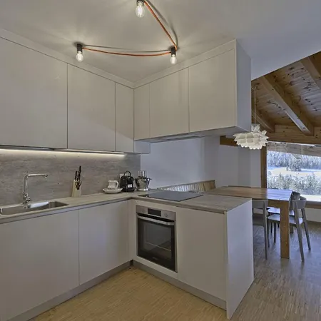 Chesa Pitz Alv - アパート ポントレジナ